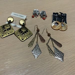 Bundle of 4 pair earrings
